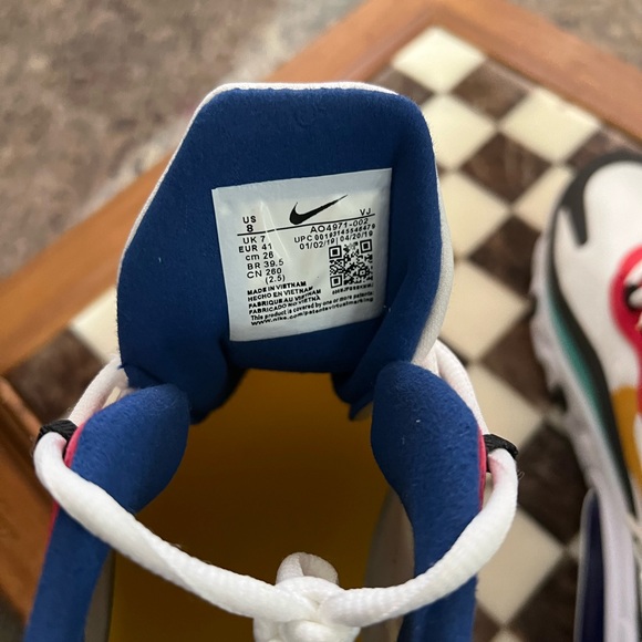 Nike Air Max 270 React - Picture 2 of 3